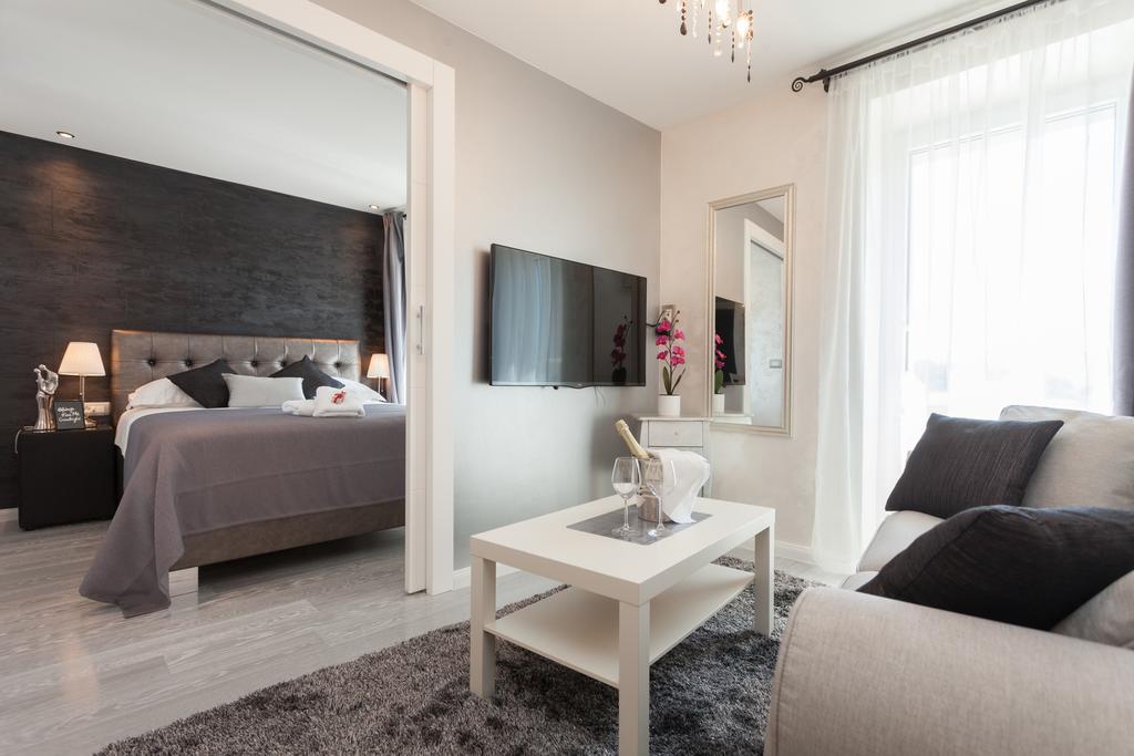 Royal Apartments روفينج المظهر الخارجي الصورة